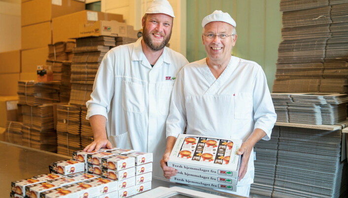 Finalist Ek Gårdskjøkken ved daglig leder Lars Erik Ek og faren Joar Ek. (Foto: Michael Johnsen) Finalist Ek Gårdskjøkken ved daglig leder Lars Erik Ek og faren Joar Ek. (Foto: Michael Johnsen)