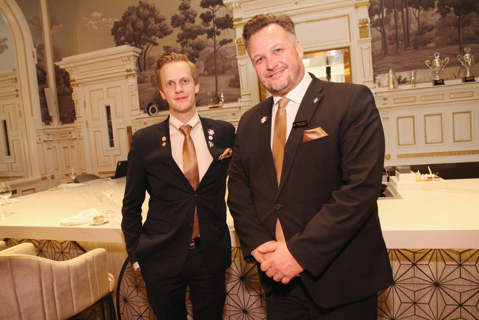 Hovedsommelier i Speilsalen, Henrik Dahl Jahnsen og hotelldirektør på Britannia Hotel, Mikael Forselius. (Foto: Morten Holt)