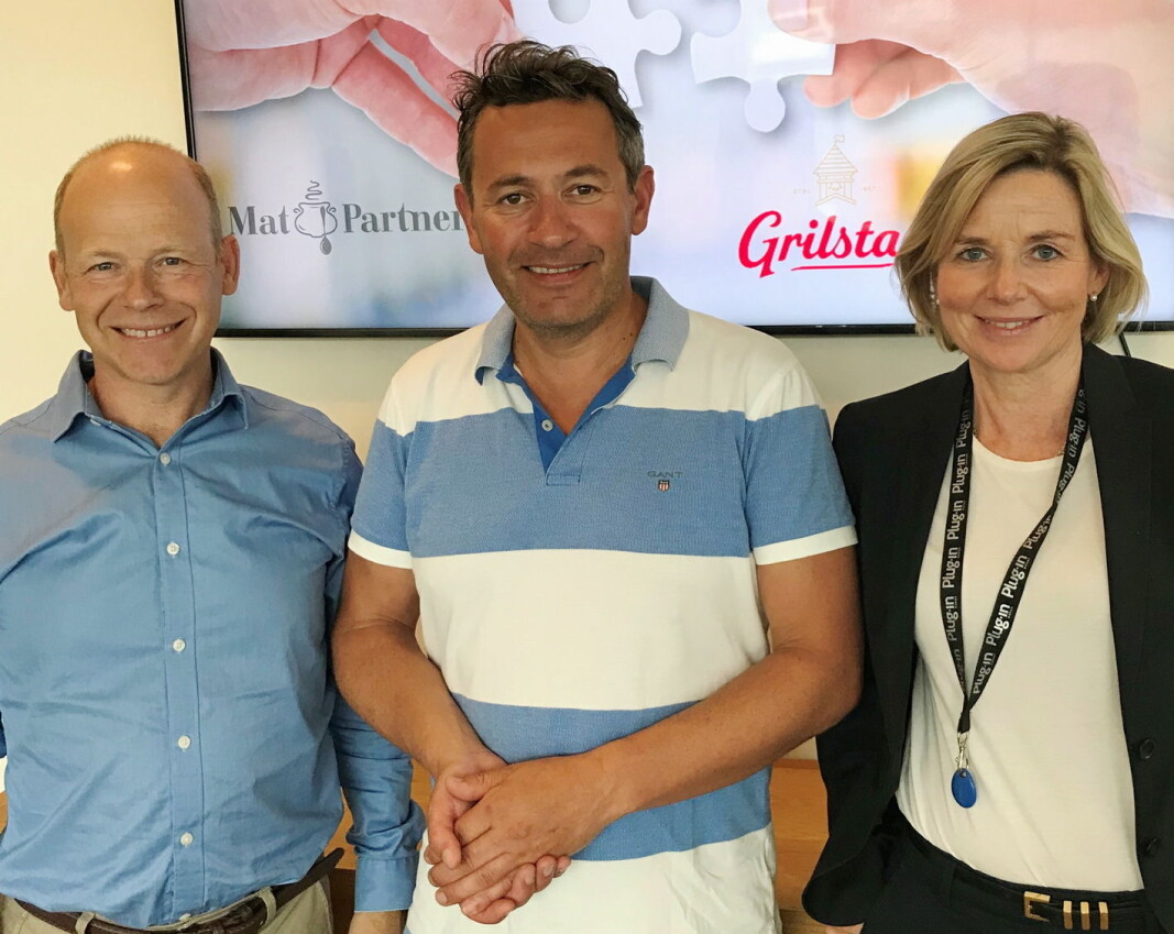Fra venstre Jørgen Wiig, konsernsjef i Grilstad AS, John Forseth, daglig leder i Matpartner AS og Anne Nakstad, styreleder i Matpartner AS. (Foto: Grilstad) Fra venstre Jørgen Wiig, konsernsjef i Grilstad AS, John Forseth, daglig leder i Matpartner AS og Anne Nakstad, styreleder i Matpartner AS. (Foto: Grilstad)