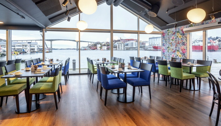 Frokosten på Thon Hotel Kristiansund serveres i restauranten - med fin utsikt mot byen. (Foto: Hotellet) Frokosten på Thon Hotel Kristiansund serveres i restauranten - med fin utsikt mot byen. (Foto: Hotellet)