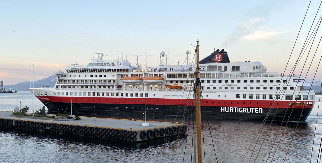 MS Finnmarken legger til kai i Molde 17. juni, én dag etter at skipet la ut fra kai i Bergen - som det første cruiseskipet i drift i verden etter koronakrisen. (Foto: Morten Holt) MS Finnmarken legger til kai i Molde 17. juni, én dag etter at skipet la ut fra kai i Bergen - som det første cruiseskipet i drift i verden etter koronakrisen. (Foto: Morten Holt)