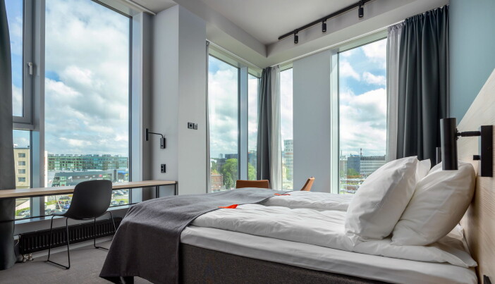 Fra ett av rommene på det nye hotellet i Tallinn. (Foto: Citybox/Martin Hannus) Fra ett av rommene på det nye hotellet i Tallinn. (Foto: Citybox/Martin Hannus)