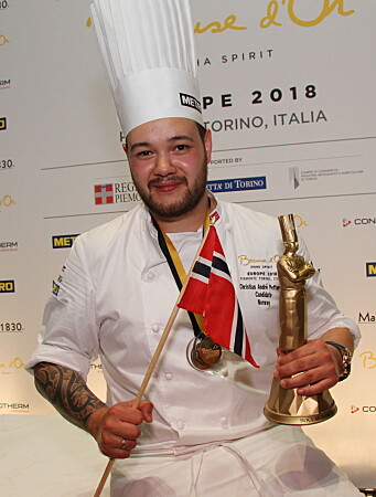 Christian A. Pettersen har tidligere gull fra Bocuse d'Or Europe 2019 (bildet) og bronse fra Bocuse d'Or 2019. (Foto: Morten Holt) Christian A. Pettersen har tidligere gull fra Bocuse d'Or Europe 2019 (bildet) og bronse fra Bocuse d'Or 2019. (Foto: Morten Holt)