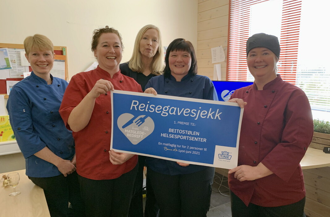 Årets Matgledebedrift 2020: Beitostølen Helsesportsenter. Fra venstre: Dagny Britt Frøyen, Astrid Nyquist, kjøkkensjef Line Onstad, Nina Christin Dokken og Hilde Lund. (Foto: Beitostølen Helsesportsenter) Årets Matgledebedrift 2020: Beitostølen Helsesportsenter. Fra venstre: Dagny Britt Frøyen, Astrid Nyquist, kjøkkensjef Line Onstad, Nina Christin Dokken og Hilde Lund. (Foto: Beitostølen Helsesportsenter)