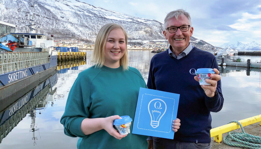 Forbruker Pia Berg og Q-Sjef Bent Myrdahl. (Foto: Q-Meieriene) Forbruker Pia Berg og Q-Sjef Bent Myrdahl. (Foto: Q-Meieriene)