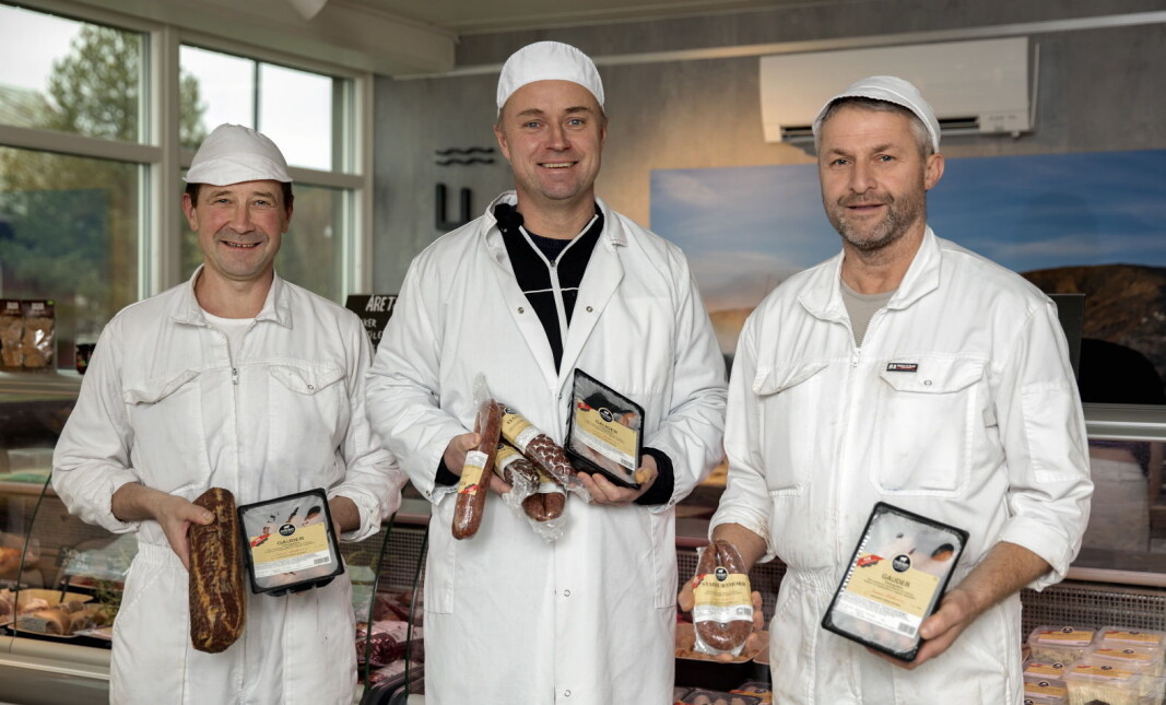 Inderøy Slakteri har gjennom årene utviklet et bredt, prisvinnende produktspekter. Fra venstre: Svein Harald Kirknes, Håvard Gausen og Steinar Susegg. (Foto: Lena Johnsen) Inderøy Slakteri har gjennom årene utviklet et bredt, prisvinnende produktspekter. Fra venstre: Svein Harald Kirknes, Håvard Gausen og Steinar Susegg. (Foto: Lena Johnsen)