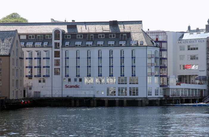 Det tidligere Scandic-hotellet skal nå få Thon-form. (Foto: Morten Holt) Det tidligere Scandic-hotellet skal nå få Thon-form. (Foto: Morten Holt)