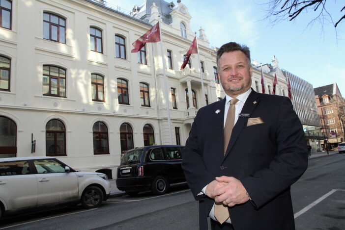 Hotelldirektør Mikael Forselius ser frem til å presentere Britannia Hotel i den nye TV-serien. (Foto: Morten Holt) Hotelldirektør Mikael Forselius ser frem til å presentere Britannia Hotel i den nye TV-serien. (Foto: Morten Holt)