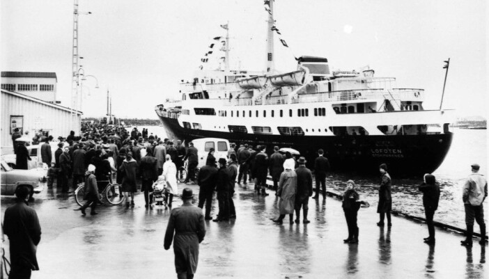 MS Lofoten ankommer Bodø på sin første rundtur 8. mars 1964. (Foto: Museum Nord/Hurtigruten) MS Lofoten ankommer Bodø på sin første rundtur 8. mars 1964. (Foto: Museum Nord/Hurtigruten)