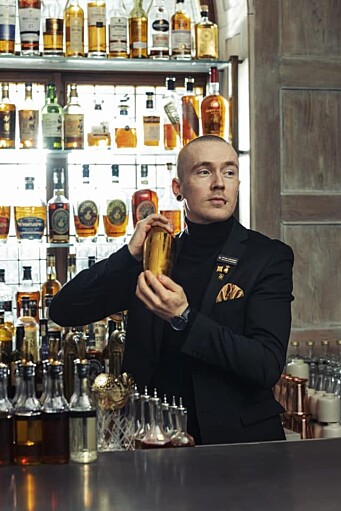 Øyvind Lindgjerdet leder Britannia Bar på Britannia Hotel. (Foto: Britannia Hotel) Øyvind Lindgjerdet leder Britannia Bar på Britannia Hotel. (Foto: Britannia Hotel)