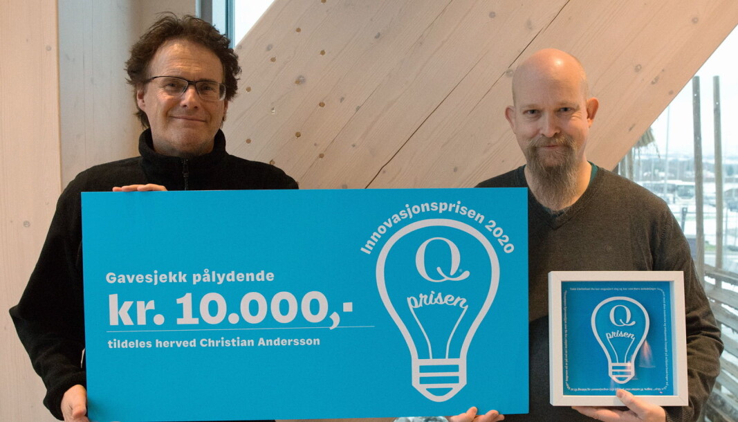 Christian Andersson (til høyre) har fått Q Innovasjonspris. Her sammen med selger Tore Fjellstad. (Foto: Kavli) Christian Andersson (til høyre) har fått Q Innovasjonspris. Her sammen med selger Tore Fjellstad. (Foto: Kavli)