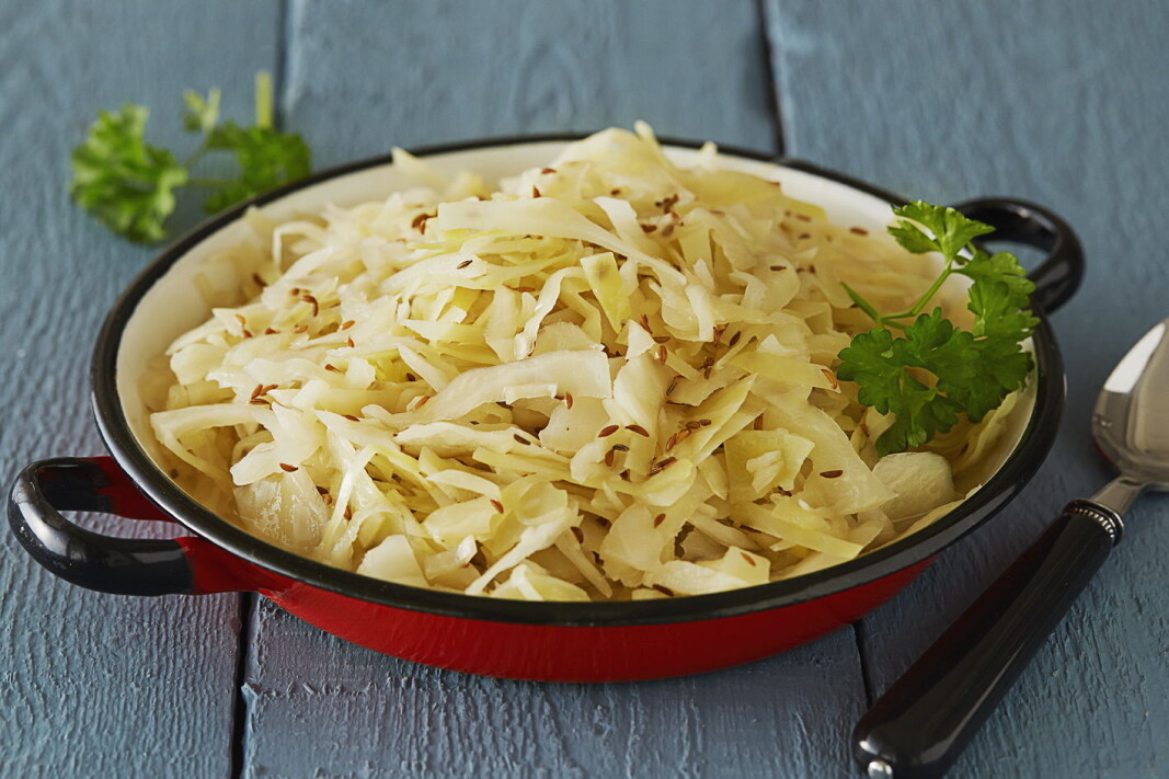 Det er lett å imponere med god og hjemmelaget surkål til jul. (Foto: Frukt.no) Det er lett å imponere med god og hjemmelaget surkål til jul. (Foto: Frukt.no)