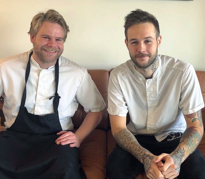 <span class=" t14" data-lab-text_size_desktop="14">Erik Sebastian Dessen og Jimmy Øien lager mat til vanskeligstilte i Oslo. Nå oppfordrer de andre Oslo-restauranter til å være med på dugnaden. (Foto: Rest)</span> <span class=" t14" data-lab-text_size_desktop="14">Erik Sebastian Dessen og Jimmy Øien lager mat til vanskeligstilte i Oslo. Nå oppfordrer de andre Oslo-restauranter til å være med på dugnaden. (Foto: Rest)</span>