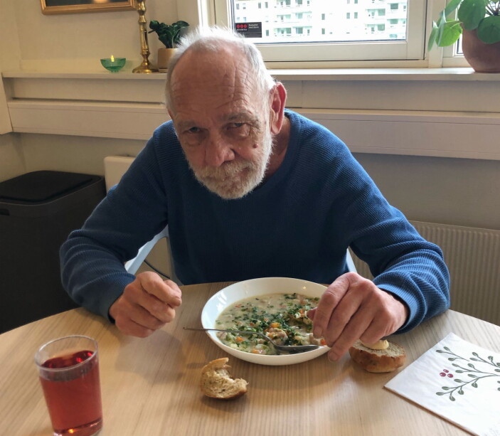 Det er ikke hver dag han får servert middag - laget av noen av Norges aller beste kokker. (Foto: Rest) Det er ikke hver dag han får servert middag - laget av noen av Norges aller beste kokker. (Foto: Rest)