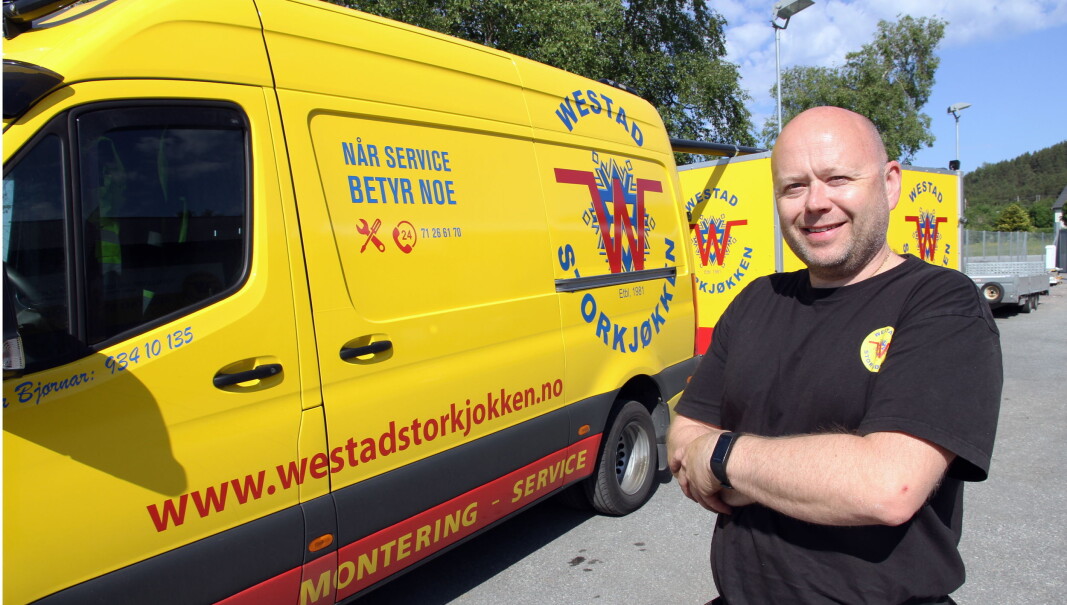 Per Bjørnar Westad (52) har ledet familiebedriften Westad Storkjøkken med stø hånd i 30 år. (Foto: Morten Holt) Per Bjørnar Westad (52) har ledet familiebedriften Westad Storkjøkken med stø hånd i 30 år. (Foto: Morten Holt)