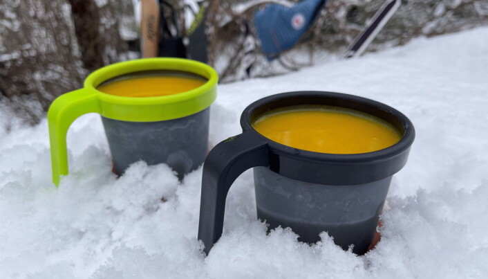 Suppe på termos varmer godt på tur. (Foto: Frukt.no) Suppe på termos varmer godt på tur. (Foto: Frukt.no)