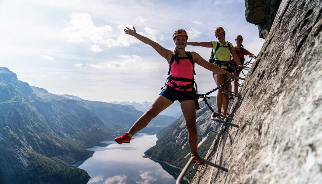 Reiseplanleggeren skal inneholde informasjon fra alle reiselivsdestinasjonen i Fjord Norge-regionen - fra Jæren i sør til Smøla i nord. Her fra Trolltunga Via Ferrata. (Foto: Simon Sjøkvist) Reiseplanleggeren skal inneholde informasjon fra alle reiselivsdestinasjonen i Fjord Norge-regionen - fra Jæren i sør til Smøla i nord. Her fra Trolltunga Via Ferrata. (Foto: Simon Sjøkvist)