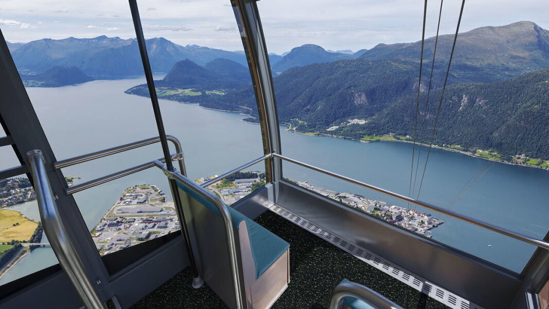 Fra gondolen vil du få panoramautsikt mot Åndalsnes og Romsdalsfjorden. (Illustrasjon: Romsdalsgondolen) Fra gondolen vil du få panoramautsikt mot Åndalsnes og Romsdalsfjorden. (Illustrasjon: Romsdalsgondolen)