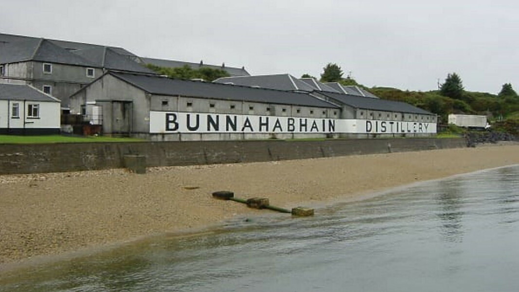 Bunnahabhain Distillery ligger på Islay (Foto: Altia) Bunnahabhain Distillery ligger på Islay (Foto: Altia)