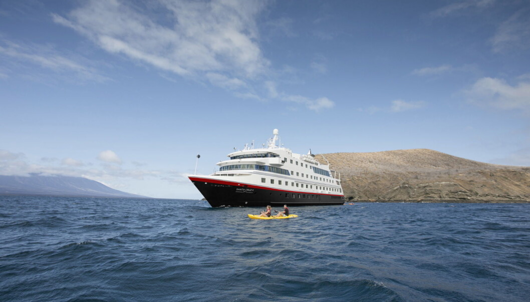 Med god plass til bare 90 gjester, får Hurtigruten Expeditions-reisende en eksklusiv opplevelse om bord på MS Santa Cruz II. (Foto: Hurtigruten Expeditions) Med god plass til bare 90 gjester, får Hurtigruten Expeditions-reisende en eksklusiv opplevelse om bord på MS Santa Cruz II. (Foto: Hurtigruten Expeditions)