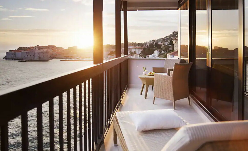 Fra Hotel Excelsior kan du nyte solnedgangen over gamlebyen i Dubrovnik. (Foto: Hotels.com)