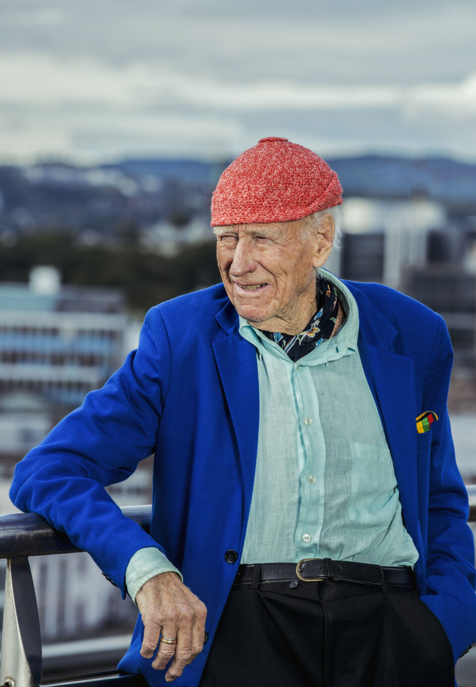 Den røde strikkelua var Olav Thons 'kjennemerke'