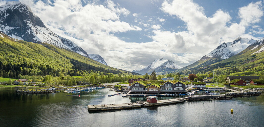Den ville og majestetiske Sunnmøre-naturen ligger tett innpå Sagafjord Hotel. (Foto: Christer Olsen/Classic Norway Hotels)