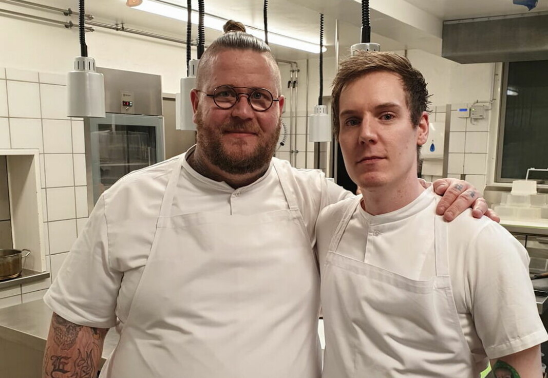 Aleksander Aurstad Olsen (til høyre) sammen med Eric Kragh Vildgaard hos Jordnær. (Foto: Privat)