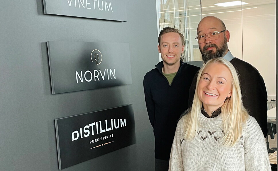 Ida Pettersen, Christian Algreen Berger (til venstre) og Thomas Revheim er ansatt i Vinetum Gruppen. (Foto: Vinetum)