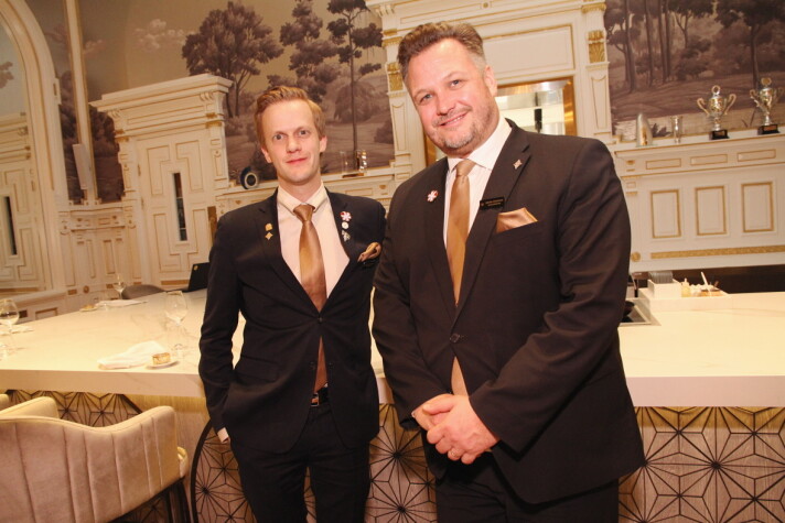 Sjefssommelier på Britannia Hotel og Speilsalen, Henrik Dahl Jahnsen og hotelldirektør Mikael Forselius. (Foto: Morten Holt)