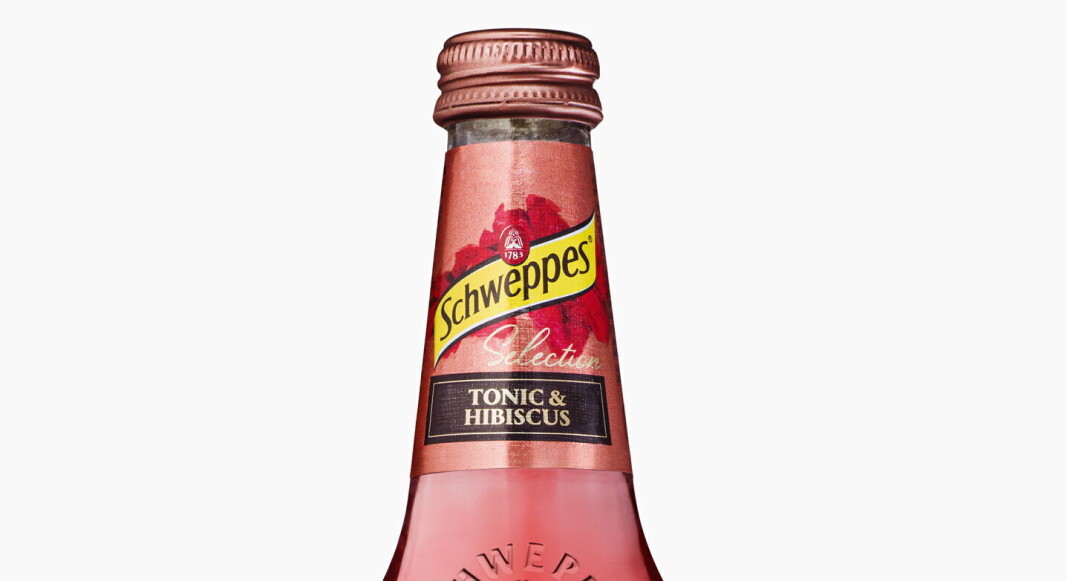 De nye flaskene er større, og kommer med skrukork. (Foto: Schweppes/Olli Häkkinen) De nye flaskene er større, og kommer med skrukork. (Foto: Schweppes/Olli Häkkinen)