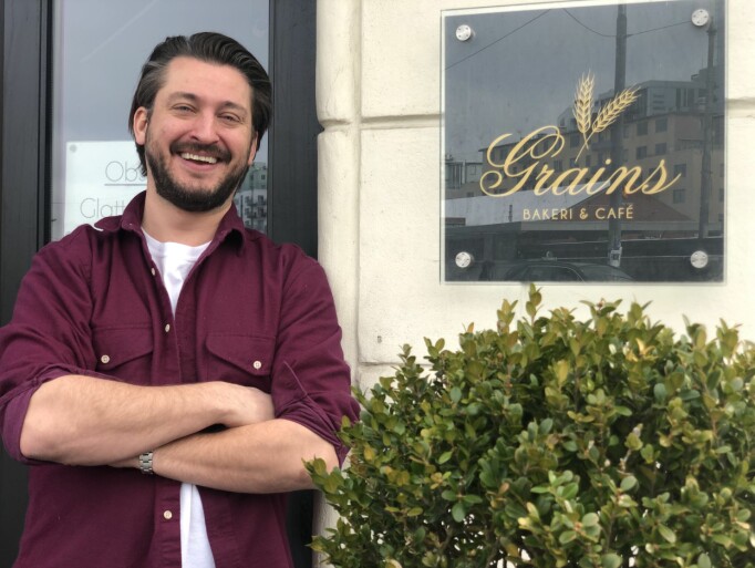 Dan Alexander Nypan åpnet Grains på Majorstuen i 2018. Bakeriet har blitt et populært innslag i lokalmiljøet.