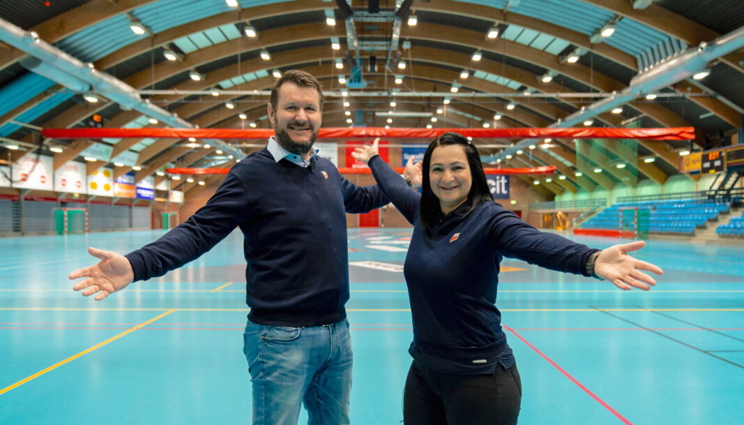 Daglig leder Tomas Torvik hos Servicegrossisten Øst og prosjekt- og markedskoordinator Sara Herregården kan ønske velkommen til matmesse i Drammenshallen igjen. (Foto: Servicegrossisten Øst) Daglig leder Tomas Torvik hos Servicegrossisten Øst og prosjekt- og markedskoordinator Sara Herregården kan ønske velkommen til matmesse i Drammenshallen igjen. (Foto: Servicegrossisten Øst)