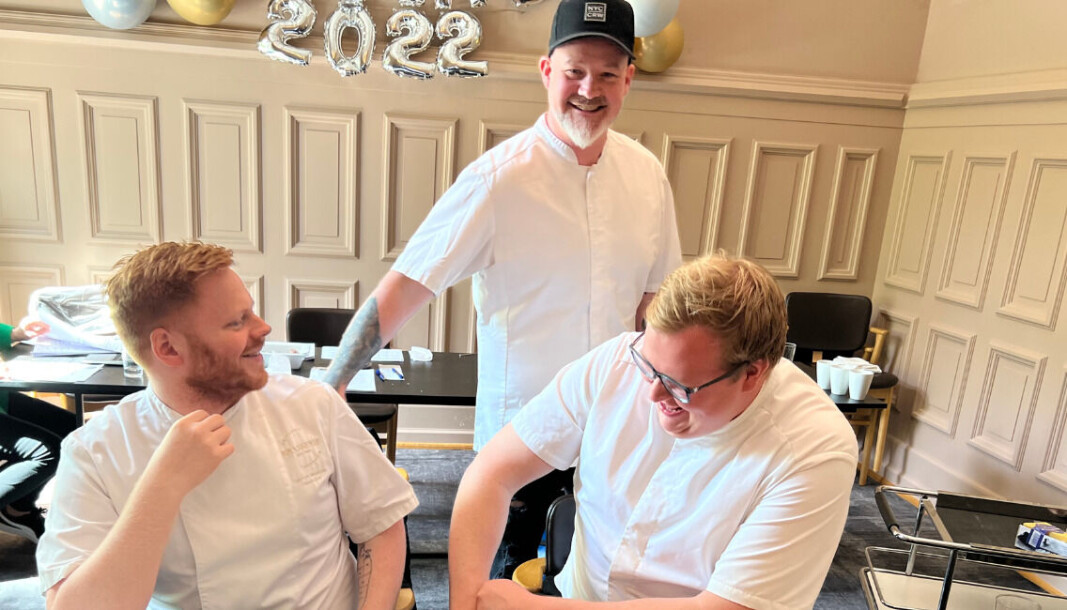 Seks mat- og drikkeeksperter har smakt seg gjennom Trøndelag. Her Odd Ivar Jørgensen (fra venstre), Lars Erik Vesterdal og Martin Flak. (Foto: Matriketmidt.no) Seks mat- og drikkeeksperter har smakt seg gjennom Trøndelag. Her Odd Ivar Jørgensen (fra venstre), Lars Erik Vesterdal og Martin Flak. (Foto: Matriketmidt.no)