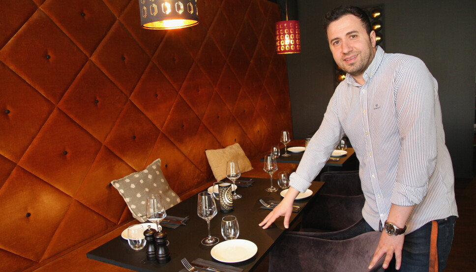 Osman Batur tok over den tyrkiske restauranten Divan i Fredrikstad sentrum i april 2016. Siden har de økonomiske pilene bare pekt oppover. (Foto: Morten Holt)