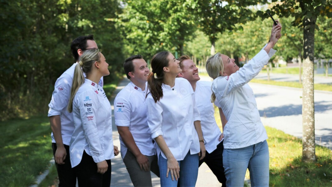 Noen av dommerne som har vært med å plukke ut delfinalistene. Fra venstre Nils Flatmark, Martine Espeland, Aron Espeland, Runda Kvendseth, Jan Erik Hauge og Katrine Borg Skeie. (Foto: Kristin Austigard, Det Norske Måltid) Noen av dommerne som har vært med å plukke ut delfinalistene. Fra venstre Nils Flatmark, Martine Espeland, Aron Espeland, Runda Kvendseth, Jan Erik Hauge og Katrine Borg Skeie. (Foto: Kristin Austigard, Det Norske Måltid)