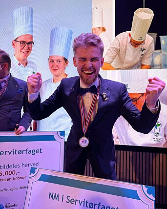 Magne Gaut vant NM i servitørfag 2022. (Foto: Le Bistro) Magne Gaut vant NM i servitørfag 2022. (Foto: Le Bistro)