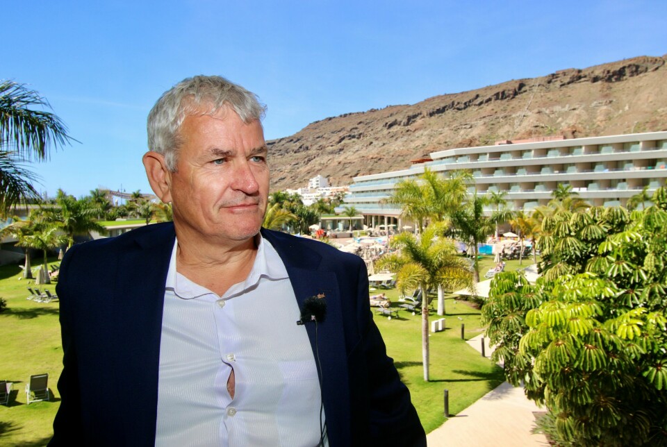 Finn Berstad (59) er hotelldirektør for begge de store Radisson Blu-hotellene på Gran Canaria. Her på det populære Radisson Blu Resort&Spa i Mogan, hotellet med 900 senger, eid av norske Wenaas-gruppen, som ligger helt på sydspissen av Gran Canaria, området som er kjent for verdens beste klima, ifølge internasjonale klimaforskere. (Foto: DestinasjonsKirurgene)