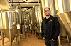 Michael Hutt Wenzell ved tankene i bryggeriet på Øra i Fredrikstad.