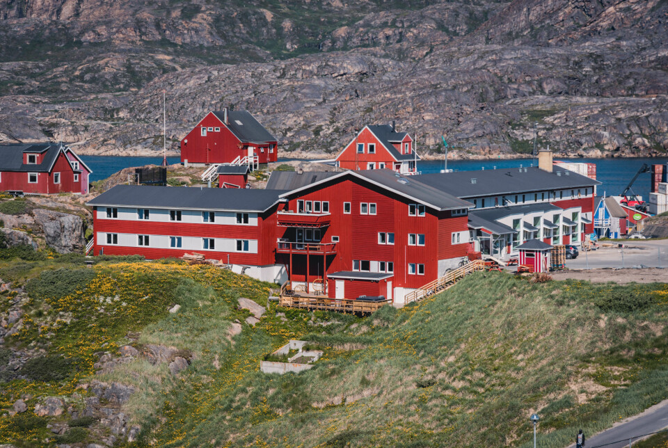 Rødt hotellbygg på Grønland