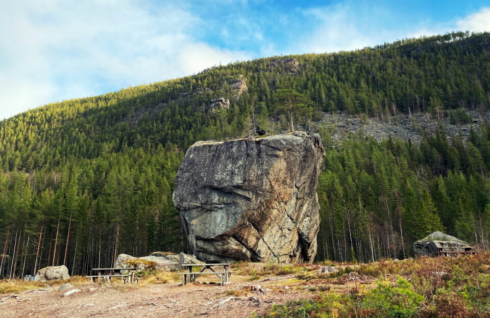 Det anslås at Andråsteinen, som også kalles Otersteinen, veier rundt 12 500 tonn.