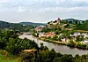 Saarburg langs elven Saar. De best eksponerte vinmarkene ved denne sideelven til Mosel bidrar til noen av Tysklands fineste viner.