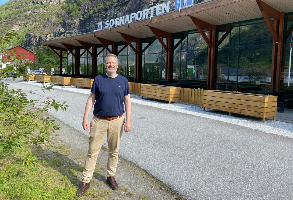 Etter intensiv jobbing med oppussing og nytt konsept, er Frode Skarpås glad for endelig å ønske gjester velkommen til Sognaporten.