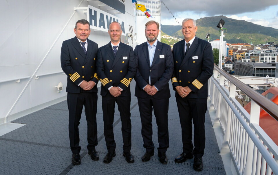 Fra venstre sjefsmaskinist Ole Johnny Håbet, kaptein Martin Iversen, administrerende direktør Bent Martini og hotellsjef Aksel-Arne Antonsen.