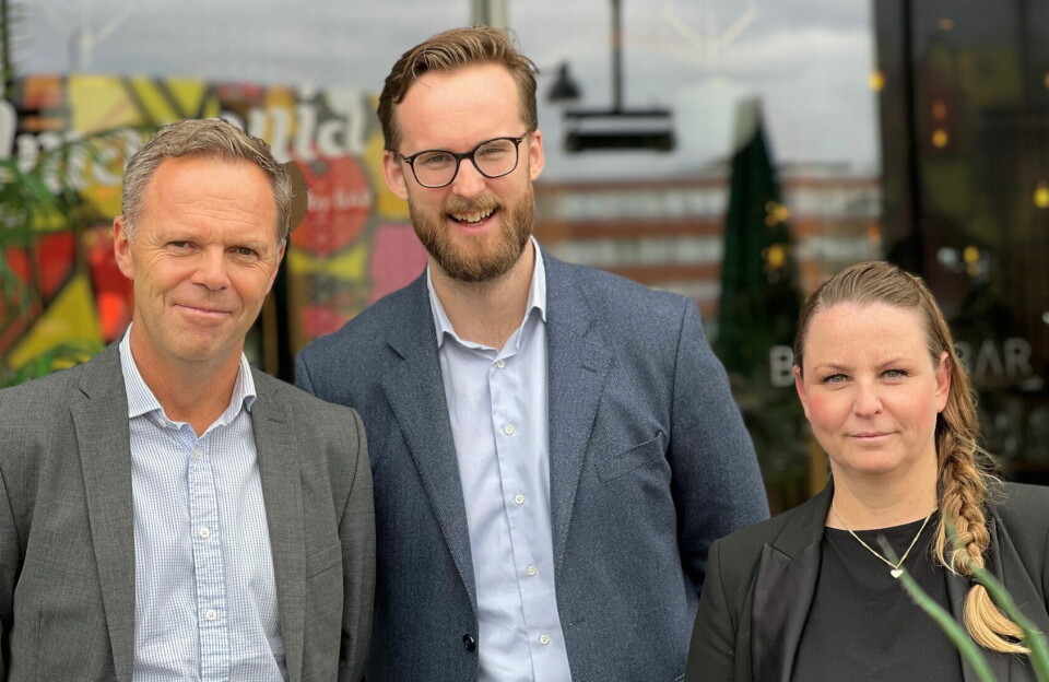 HR-direktør Espen Jacobsen (fra venstre), finansdirektør Tor-Eivind Rugseth og konsernsjef Maria Aas-Eng i Eik Servering.