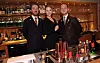 Trekløveret Sander Johnsson (sjefssommelier), Kornelia Plociennik (assisterende restaurantsjef) og Kristoffer Aga (restaurantsjef) sørger for at gjestene skal trives.